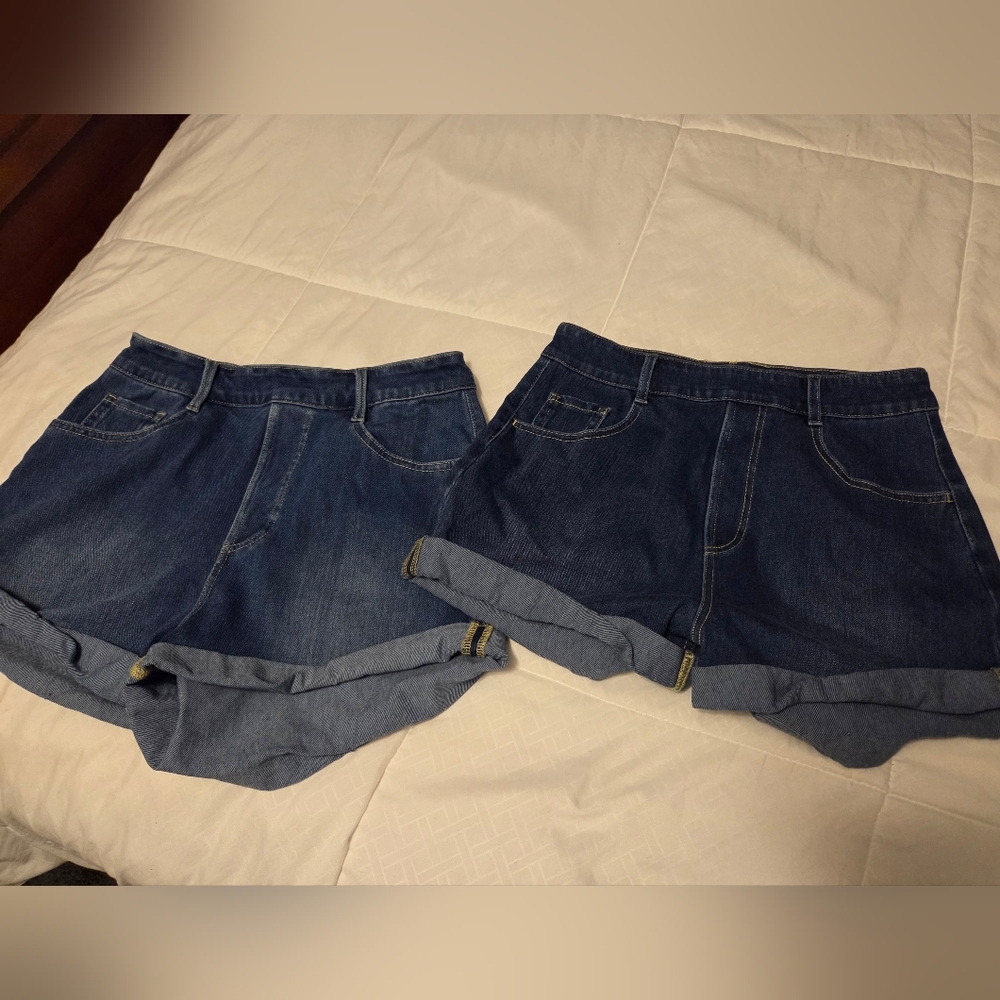 HALARA Dark and Light Blue Denim Shorts